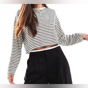 NEW - Stradivarius super soft long sleeve top in stripe. Small.